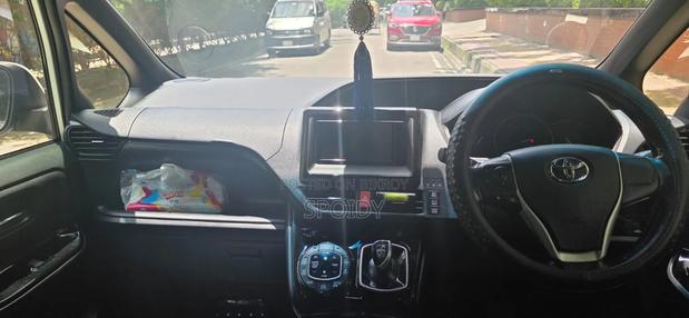 Toyota Noah 2020 Pearl