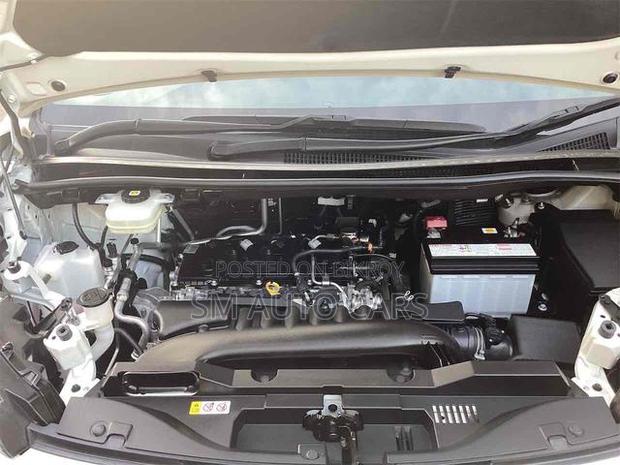 Toyota Voxy Hybrid S-Z 2WD 7-Seater 2023 Pearl