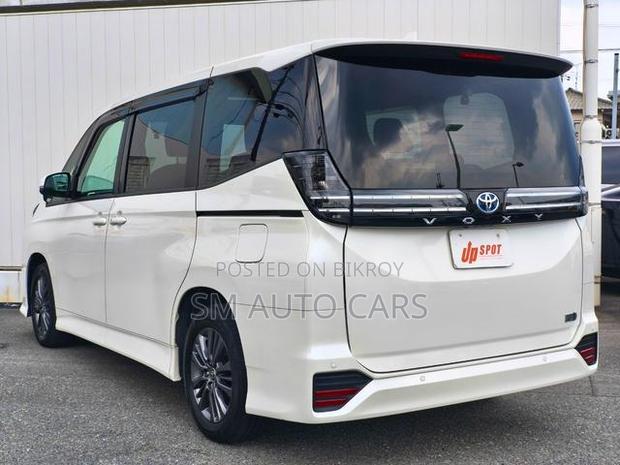 Toyota Voxy Hybrid S-G 2WD 7-Seater 2022 Pearl