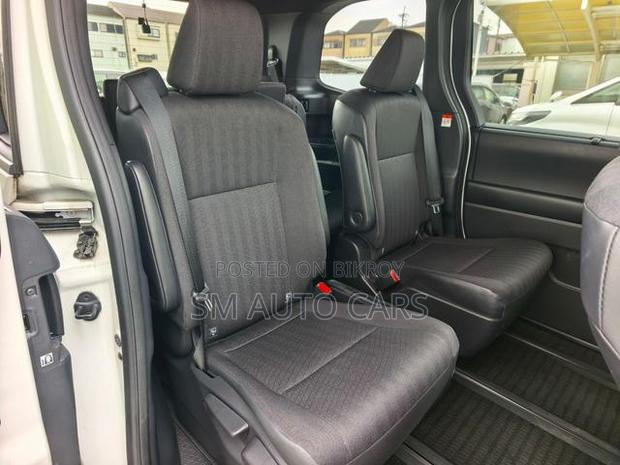 Toyota Voxy Hybrid S-G 2WD 7-Seater 2022 Pearl