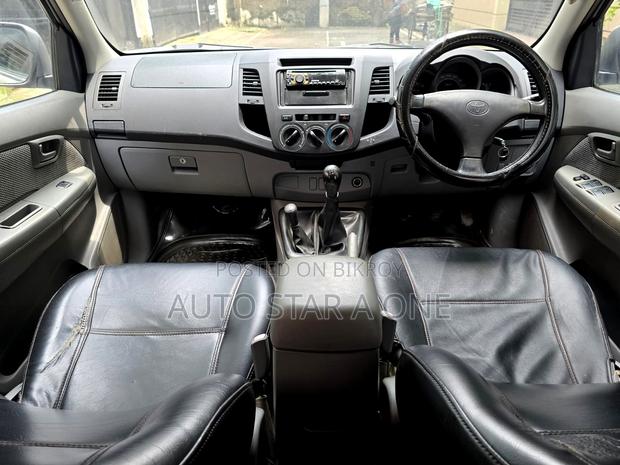 Toyota Hilux 2.5 D-4d SRX 2011 Silver