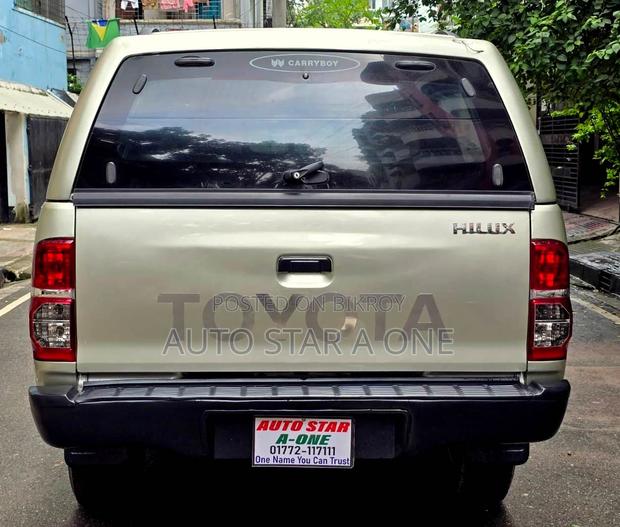 Toyota Hilux 2.5 D-4d SRX 2011 Silver