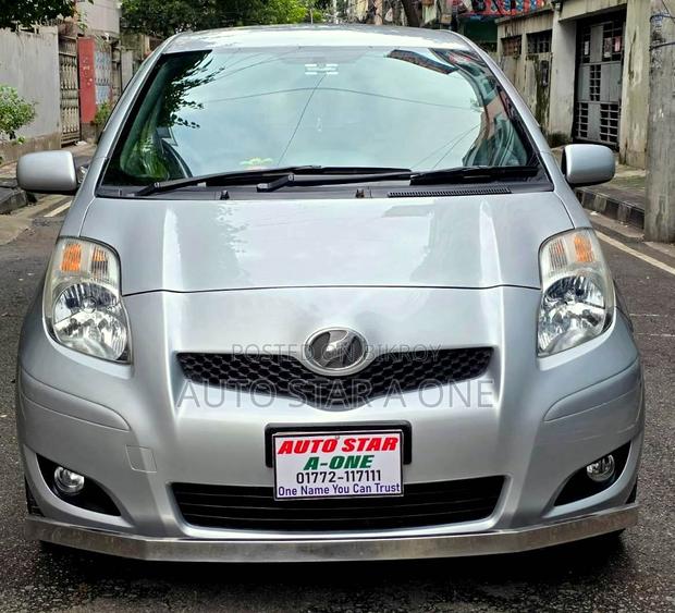 Toyota Vitz 1.0 FWD 5dr 2009 Silver