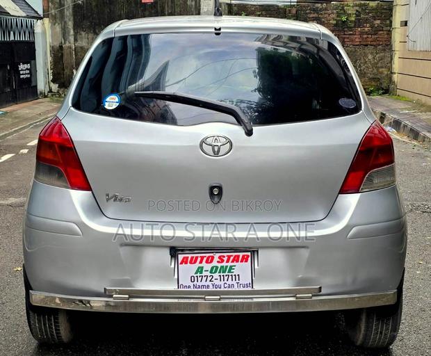 Toyota Vitz 1.0 FWD 5dr 2009 Silver