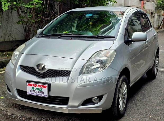 Toyota Vitz 1.0 FWD 5dr 2009 Silver