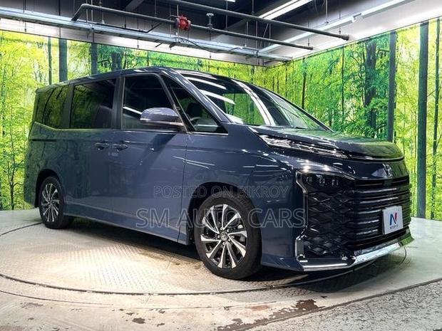 Toyota Voxy 2023 Gray