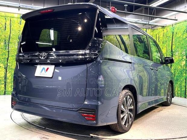 Toyota Voxy 2023 Gray