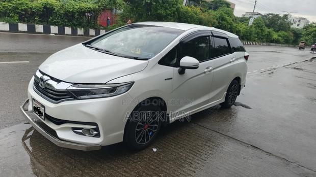 Honda Shuttle 2015 White