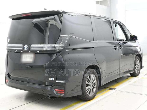 Toyota Voxy Hybrid S-G 2WD 7-Seater 2023 Pearl