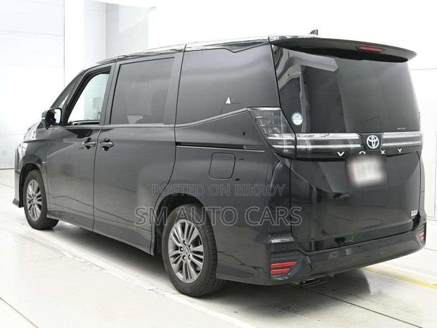 Toyota Voxy Hybrid S-G 2WD 7-Seater 2023 Pearl