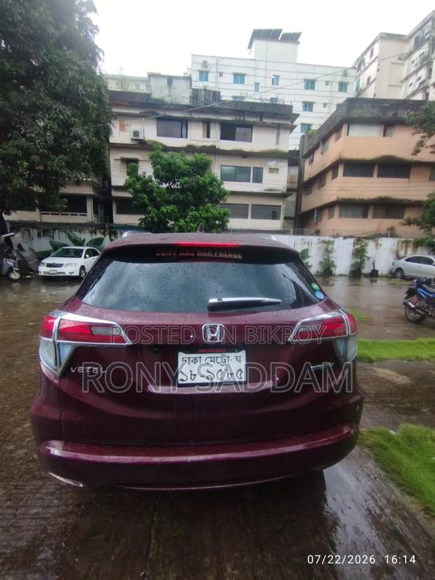 Honda Vezel 1.5 Hybrid 4WD 2018 Red