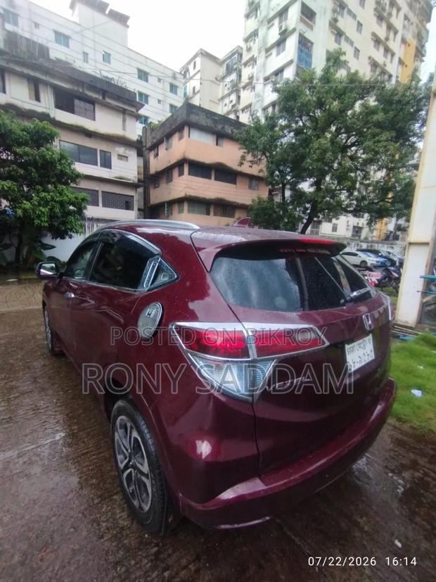 Honda Vezel 1.5 Hybrid 4WD 2018 Red