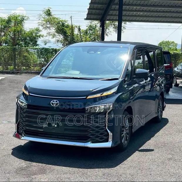 Toyota Voxy Hybrid S-Z 2-Wheel Drive 7-Seater 2022 Blue