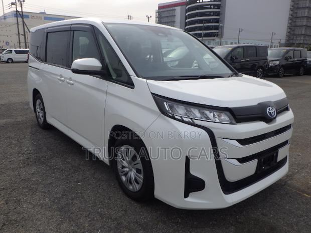 Toyota Noah 2022 Pearl