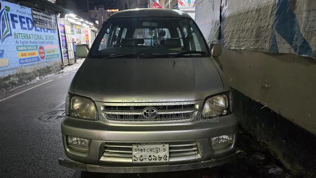 Toyota Noah 2003 Silver