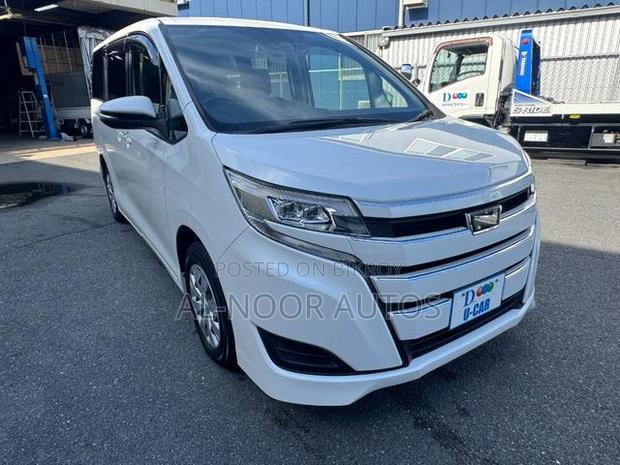 Toyota Noah 2021 White