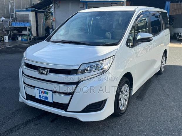 Toyota Noah 2021 White
