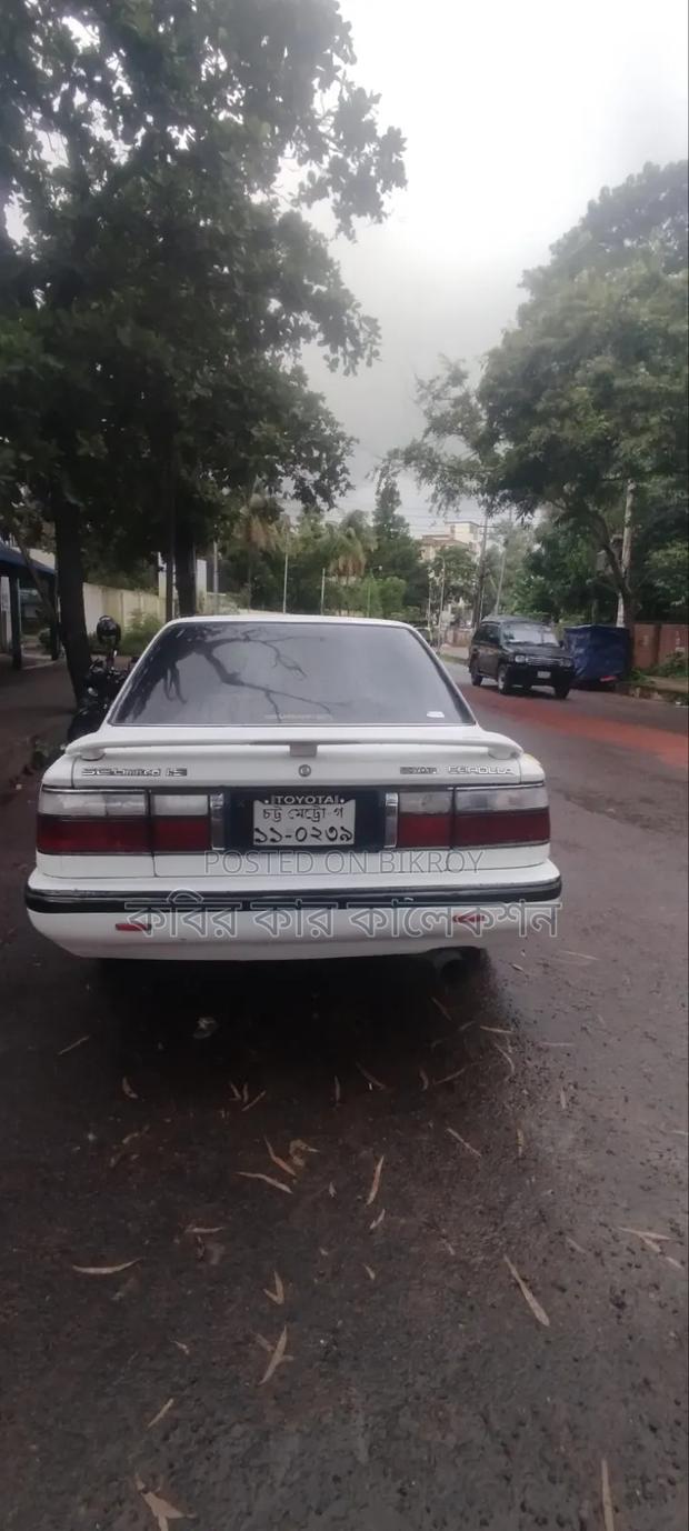 Toyota Corolla 1992 White