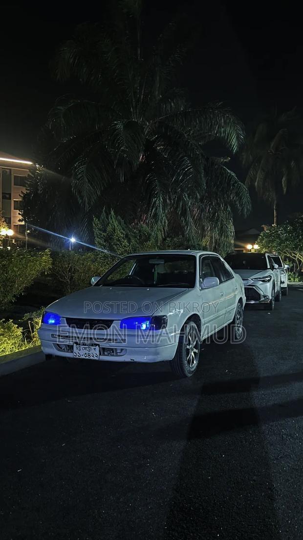 New Toyota Corolla 1995 White