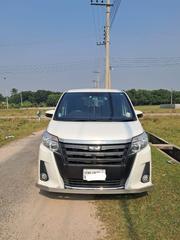 Toyota Noah 2.0 FWD (7 Seater) 2017 Pearl for sale