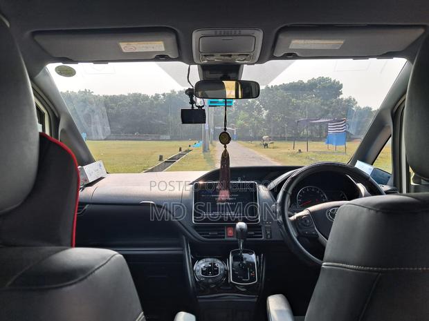 Toyota Noah 2.0 FWD (7 Seater) 2017 Pearl