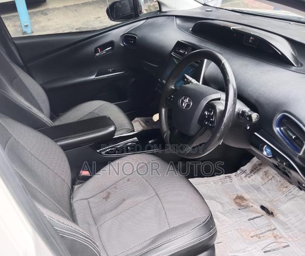 Toyota Prius 2018 Pearl