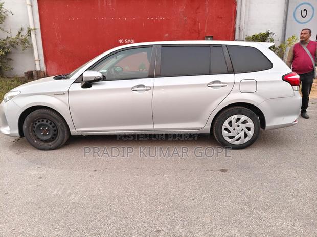 New Toyota Corolla Fielder 1.5 Hybrid FWD 2020 Silver