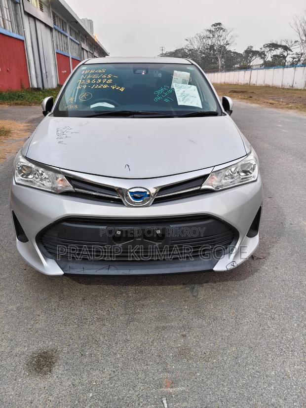 New Toyota Corolla Fielder 1.5 Hybrid FWD 2020 Silver
