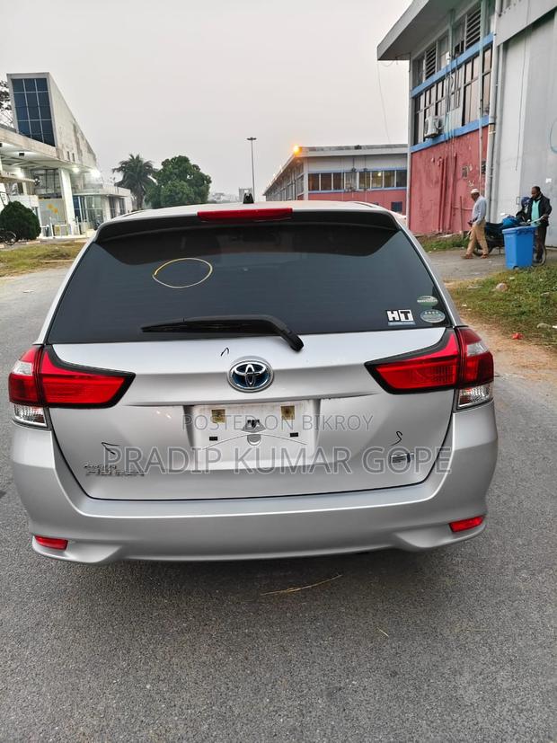 New Toyota Corolla Fielder 1.5 Hybrid FWD 2020 Silver