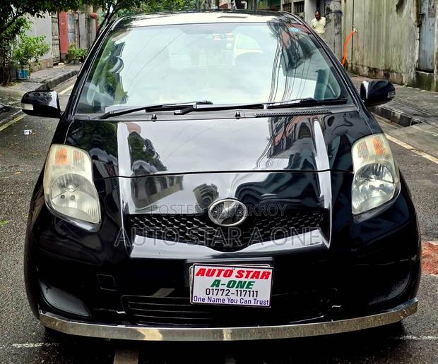 Toyota Vitz 1.3 AWD 5dr 2010 Black