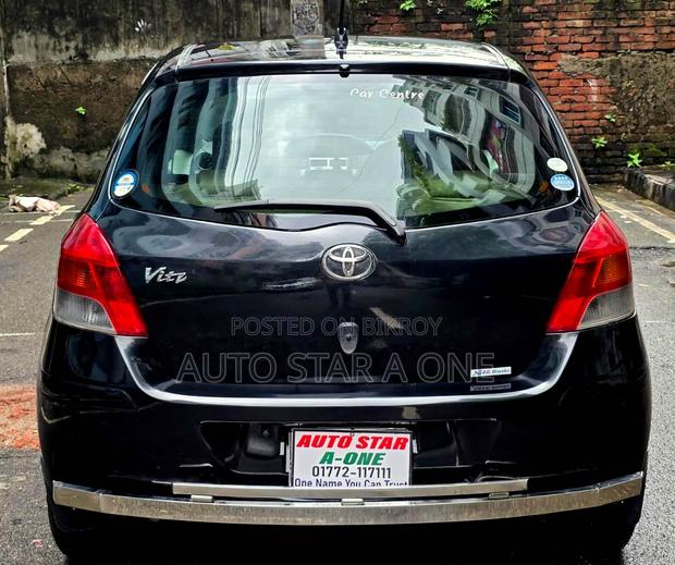 Toyota Vitz 1.3 AWD 5dr 2010 Black
