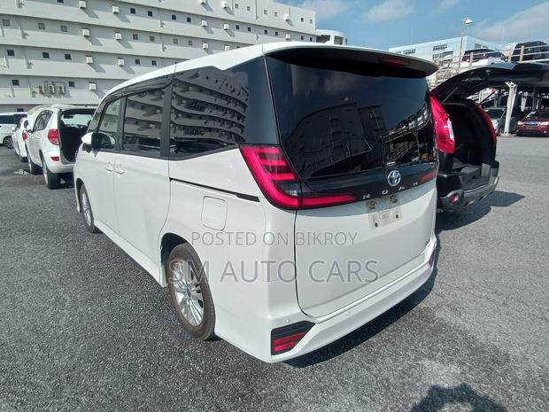 Toyota Noah 2022 Pearl