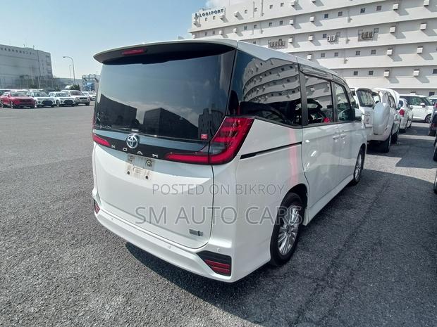 Toyota Noah 2022 Pearl