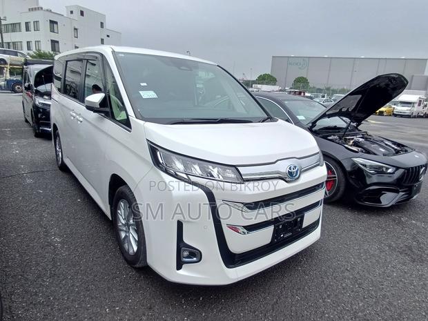Toyota Noah 2023 Pearl