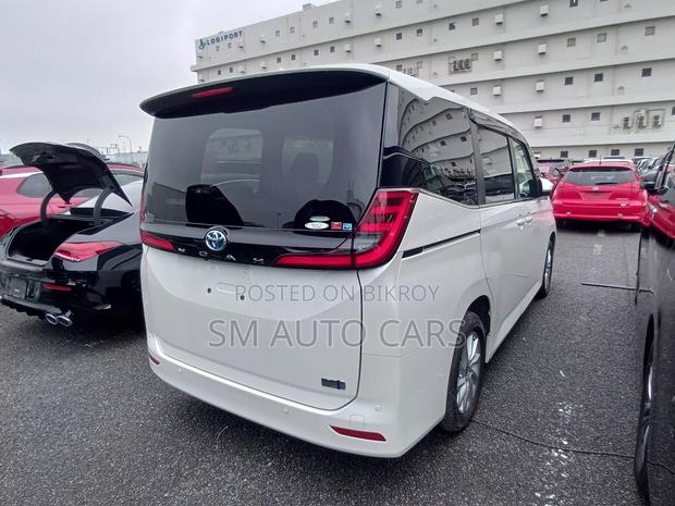 Toyota Noah 2023 Pearl