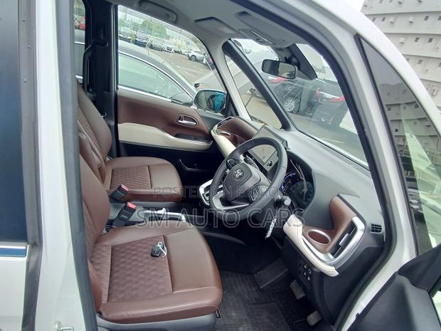 Toyota Noah 2023 Pearl