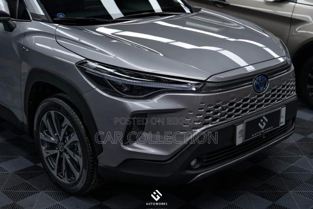 New Toyota Corolla Cross 2025 Gray