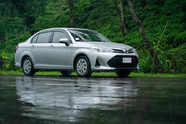 Toyota Axio 2021 Silver