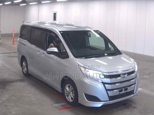 Toyota Noah 2021 Silver