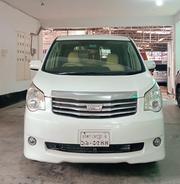 Toyota Noah 2012 Pearl for sale
