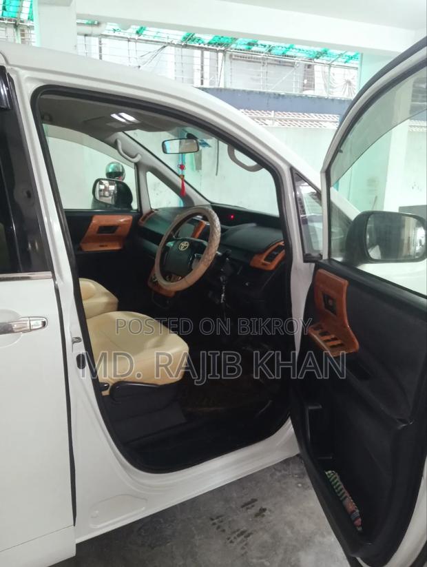 Toyota Noah 2012 Pearl