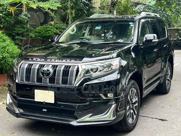 Toyota Land Cruiser Prado 2022 Black