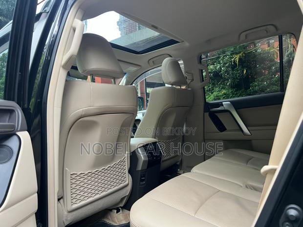 Toyota Land Cruiser Prado 2022 Black