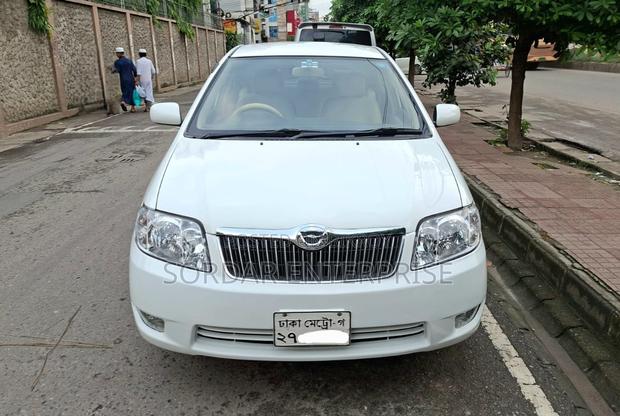 Toyota Corolla 2005 White