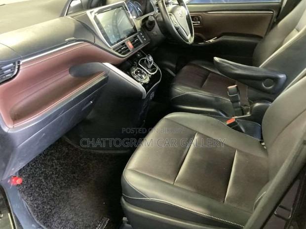 Toyota Esquire 2020 Purple