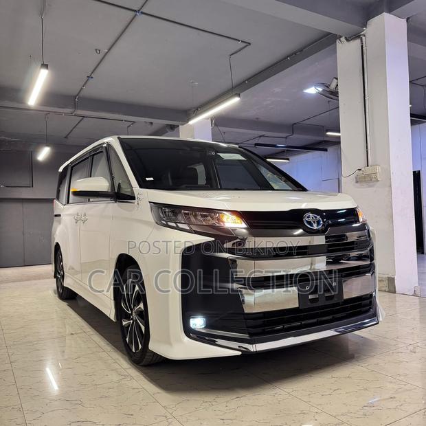Toyota Noah 2022 Pearl