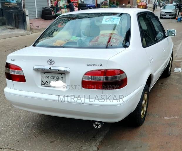 Toyota Corolla Sedan Automatic 1997 White