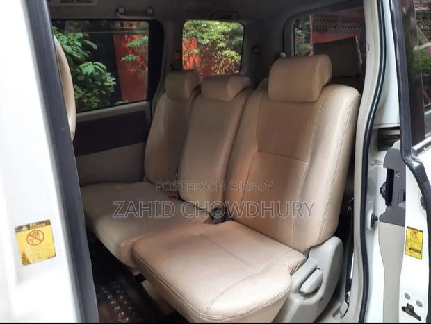 Toyota Noah 2010 Pearl