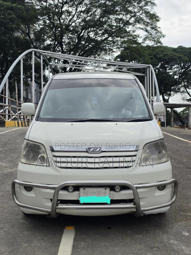 Toyota Noah 2003 Pearl