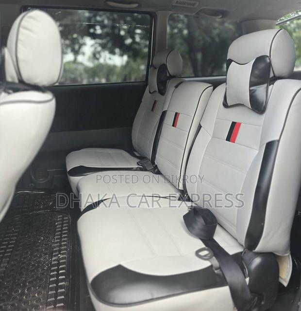 Toyota Noah 2005 Silver